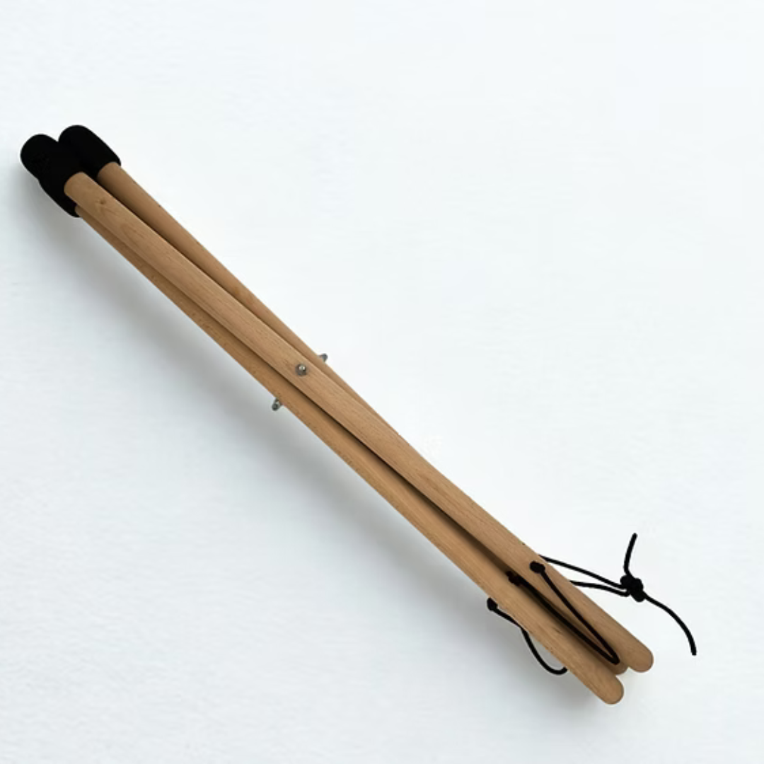 Handpan Ständer Holz sitzend