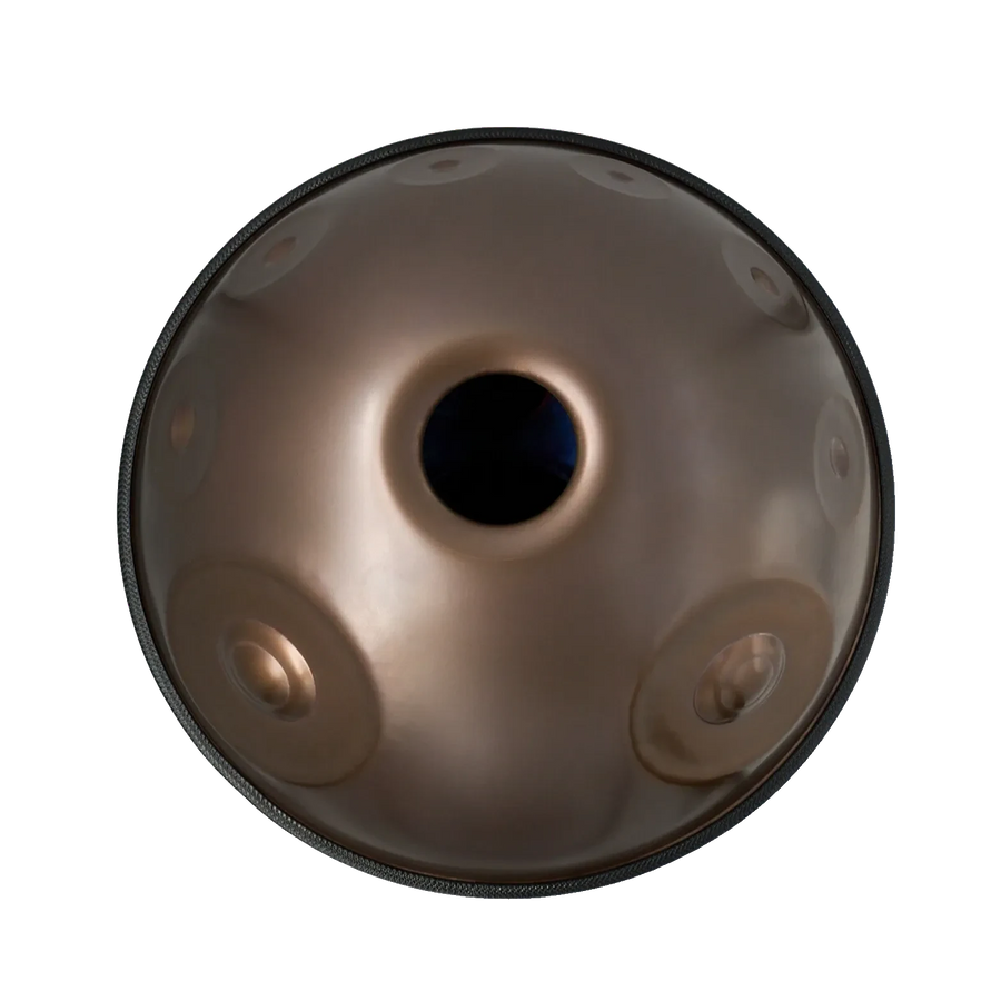 Handpan D Ashakiran 19 – hpl studio, Unterseite mit Klangöffnung und acht Tönen