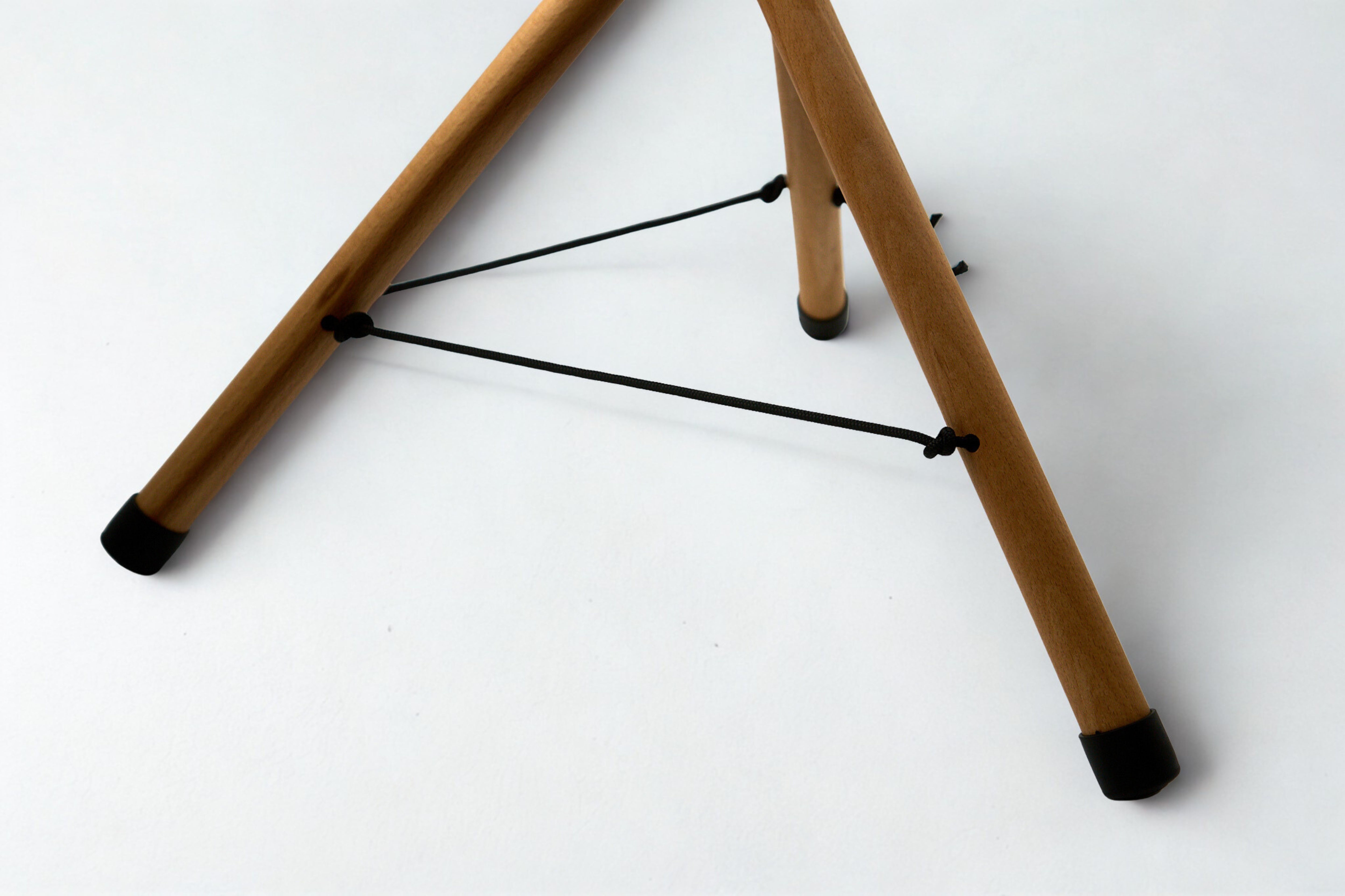 Handpan Ständer zum Sitzen aus Holz