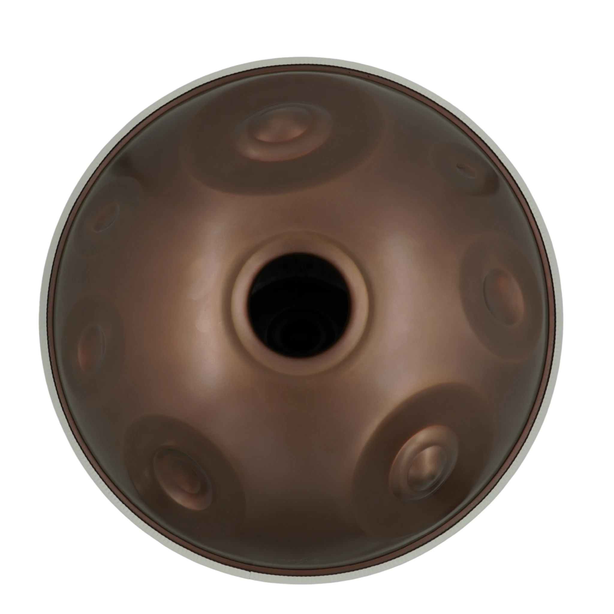 Handpan Signature D Aegean 18, Unterseite mit Gu-Klangöffnung und braunem Finish – handpanladen