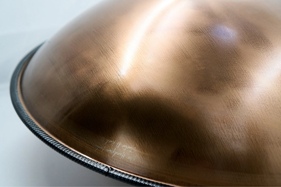 Signatur hpl starter, graviert am Rand der Handpan