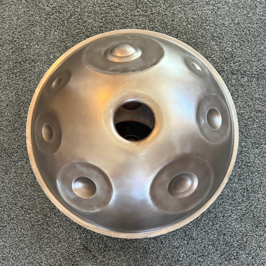 Handpan D Aegean 18 – hpl master, Unterseite, Prototyp im Sommer-Sale