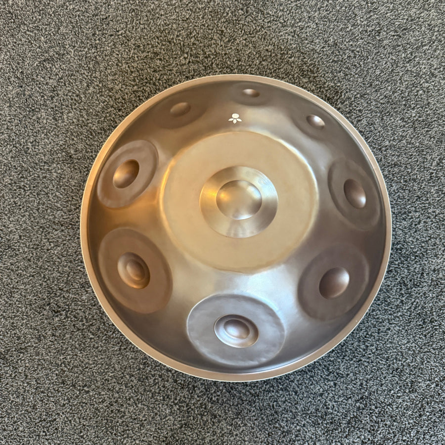 Handpan F2 Nordlys 16, Oberseite, Prototyp im Sommer-Sale