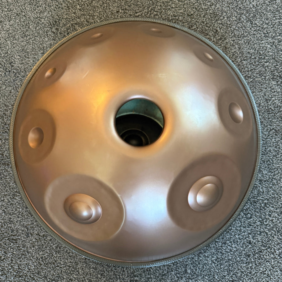Handpan C# Pygmy 17 – hpl studio, Unterseite, Prototyp im Sommer-Sale