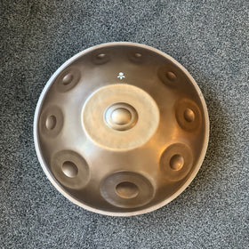 Handpan C Ysha Savita 14, 432 Hz, Oberseite, Prototyp im Sommer-Sale