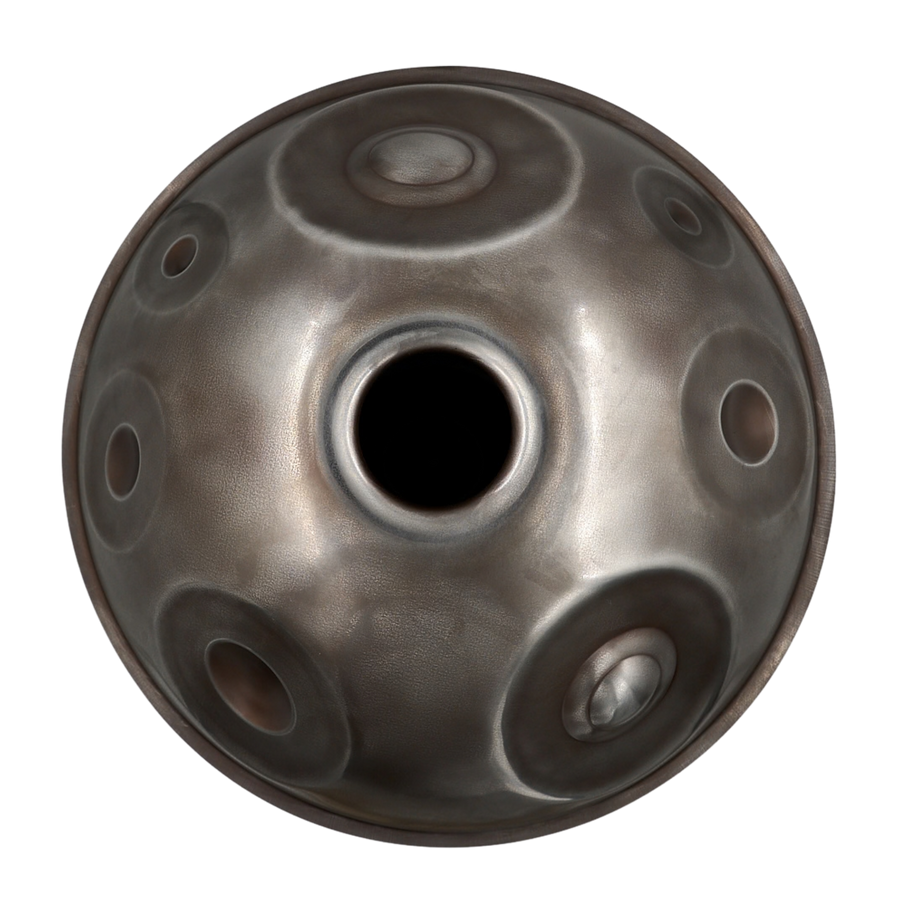 Unterseite der HPL Master Handpan in D Aegean 18 mit Tonfeldern und Gu-Öffnung